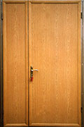 Дверь модель двухстворчатая ламинат